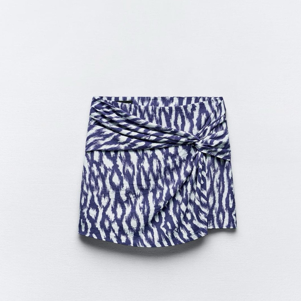 ZARA- Printed skort with knot, size XL